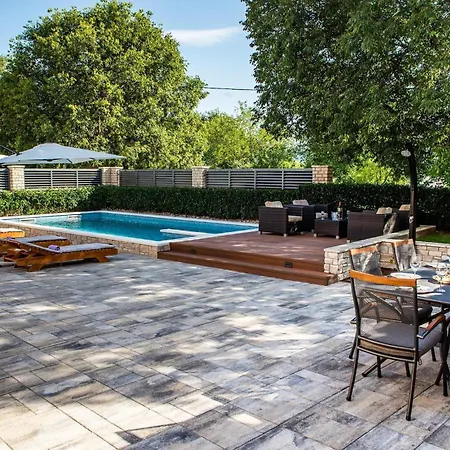 Niko Сasa de vacaciones